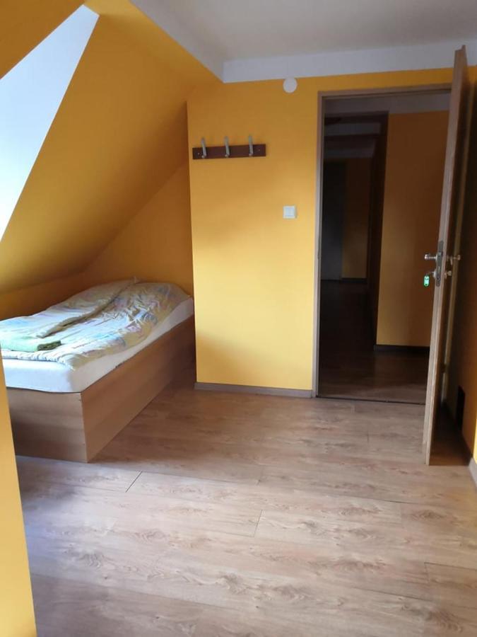 Zamek Ostrowski Villa Chojnik Buitenkant foto